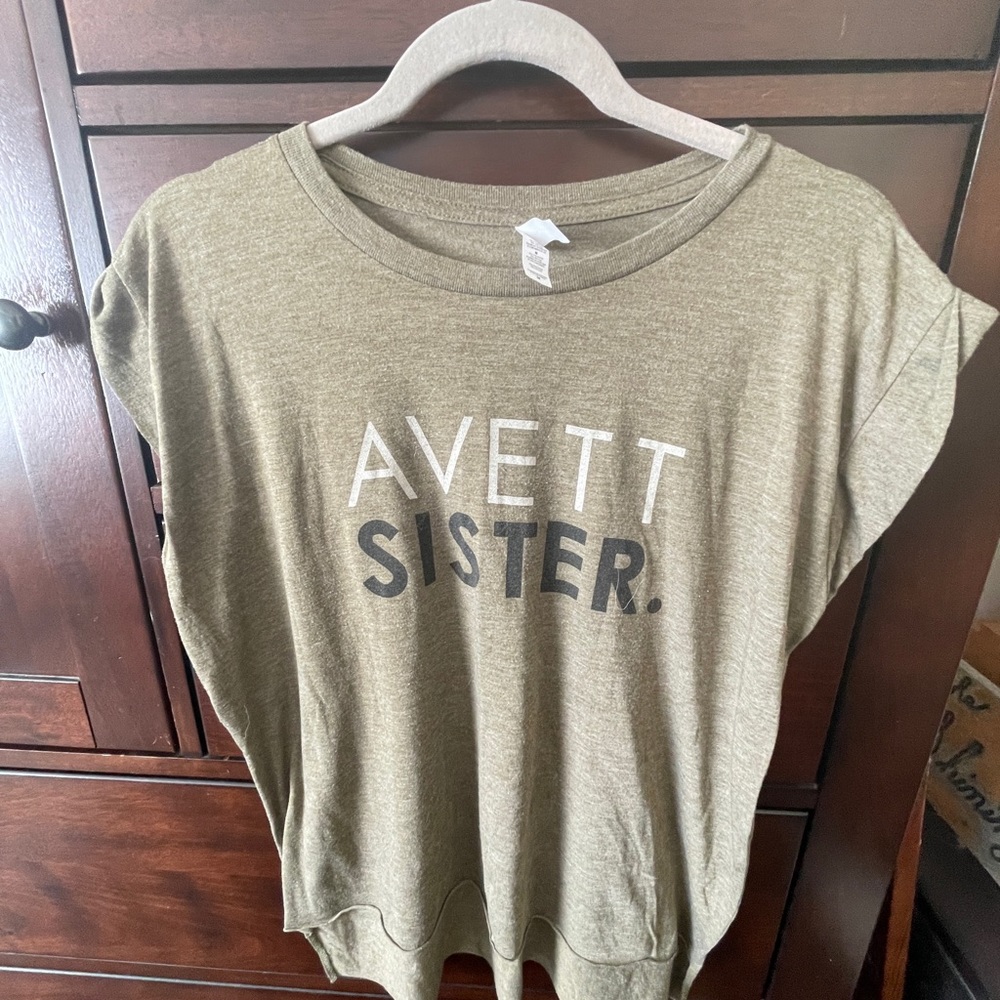 The Avett brothers, woman’s tshirt.  Size Medium